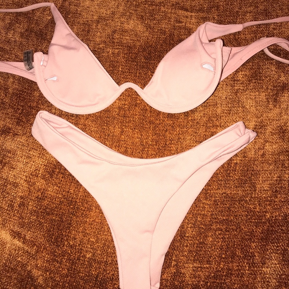 Pink bikini set - Picture 2 of 2
